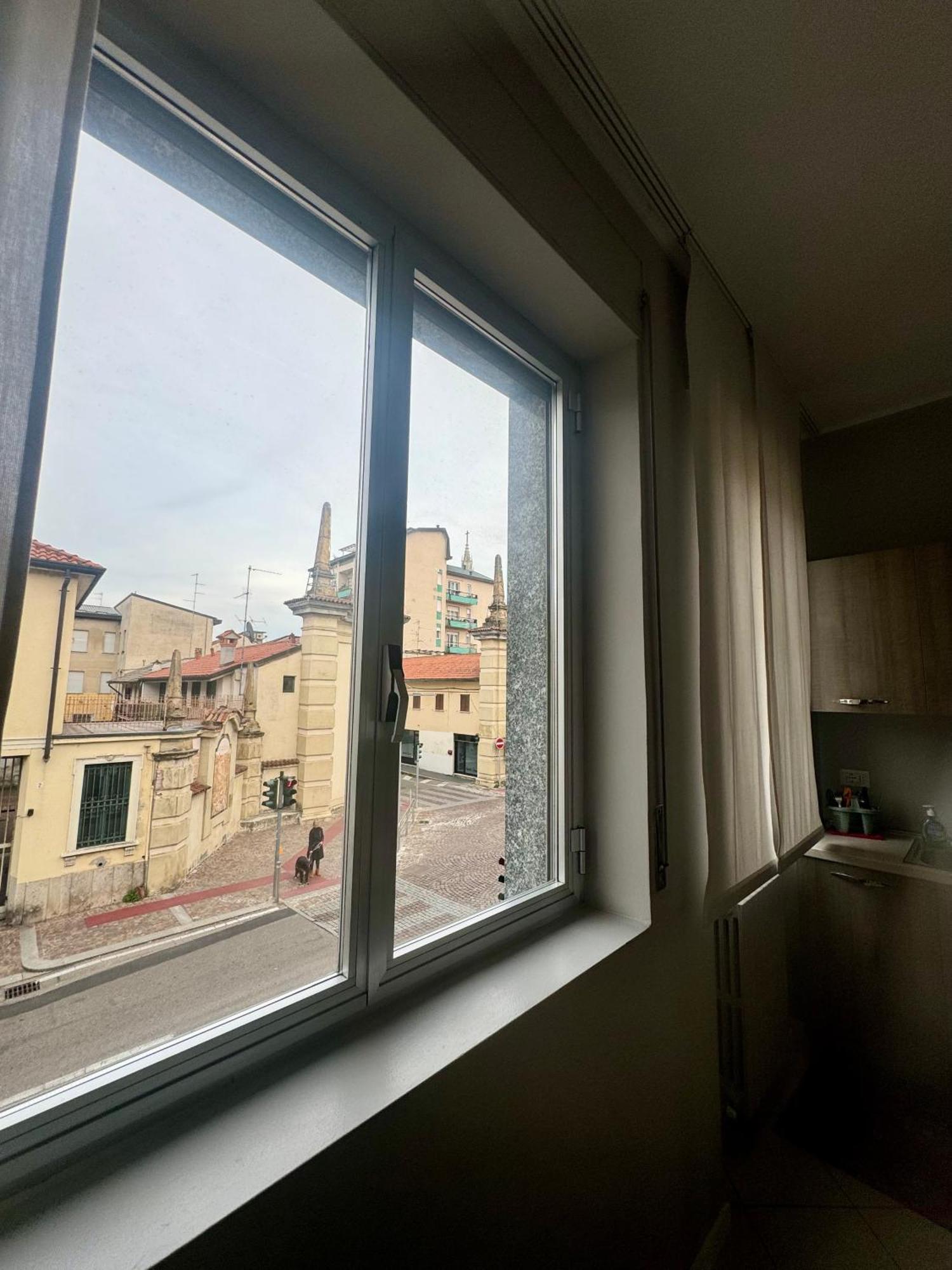 Casa Tito - Accogliente Monolocale A Due Passi Dalla Stazione Cesano Maderno Bagian luar foto
