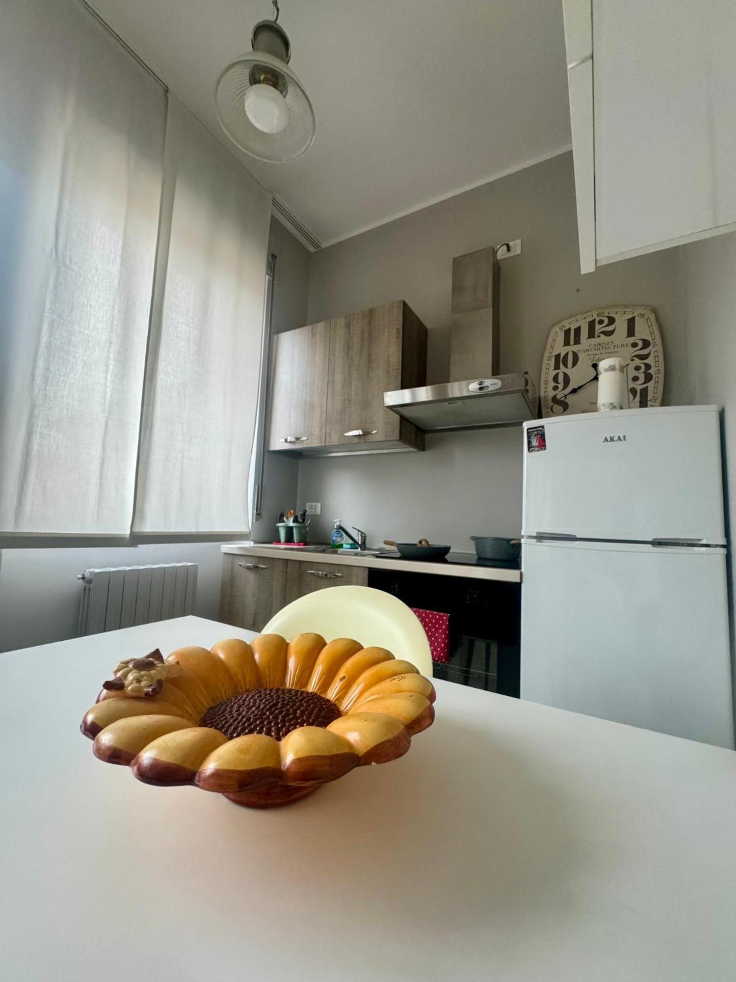 Casa Tito - Accogliente Monolocale A Due Passi Dalla Stazione Cesano Maderno Bagian luar foto
