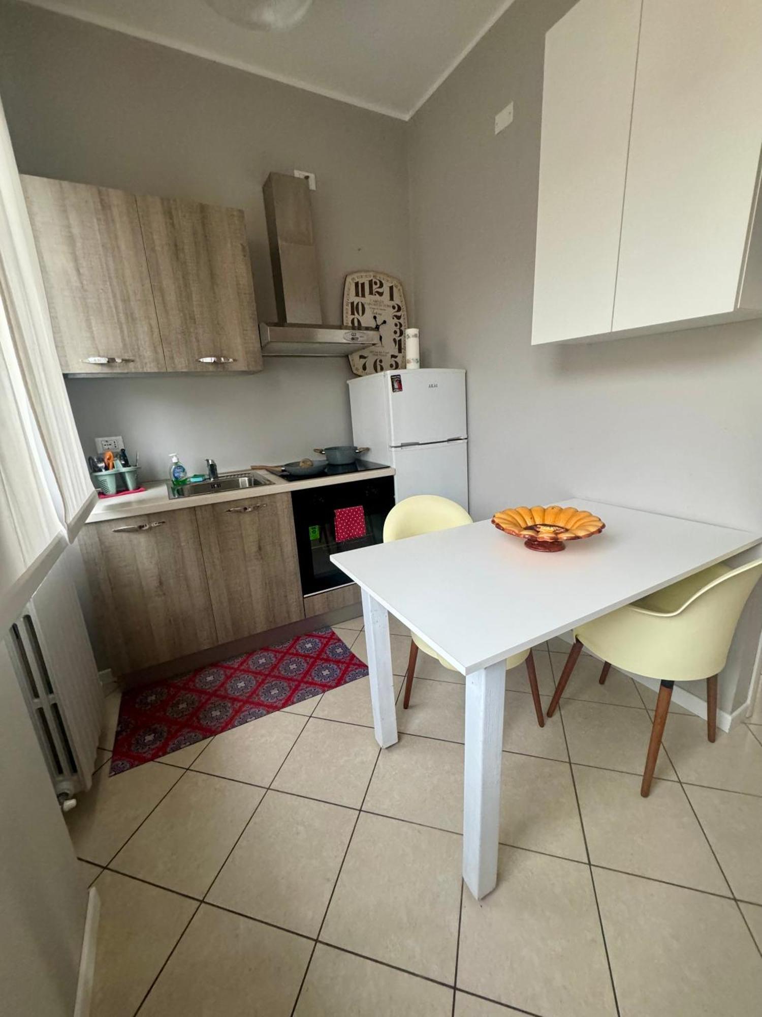 Casa Tito - Accogliente Monolocale A Due Passi Dalla Stazione Cesano Maderno Bagian luar foto